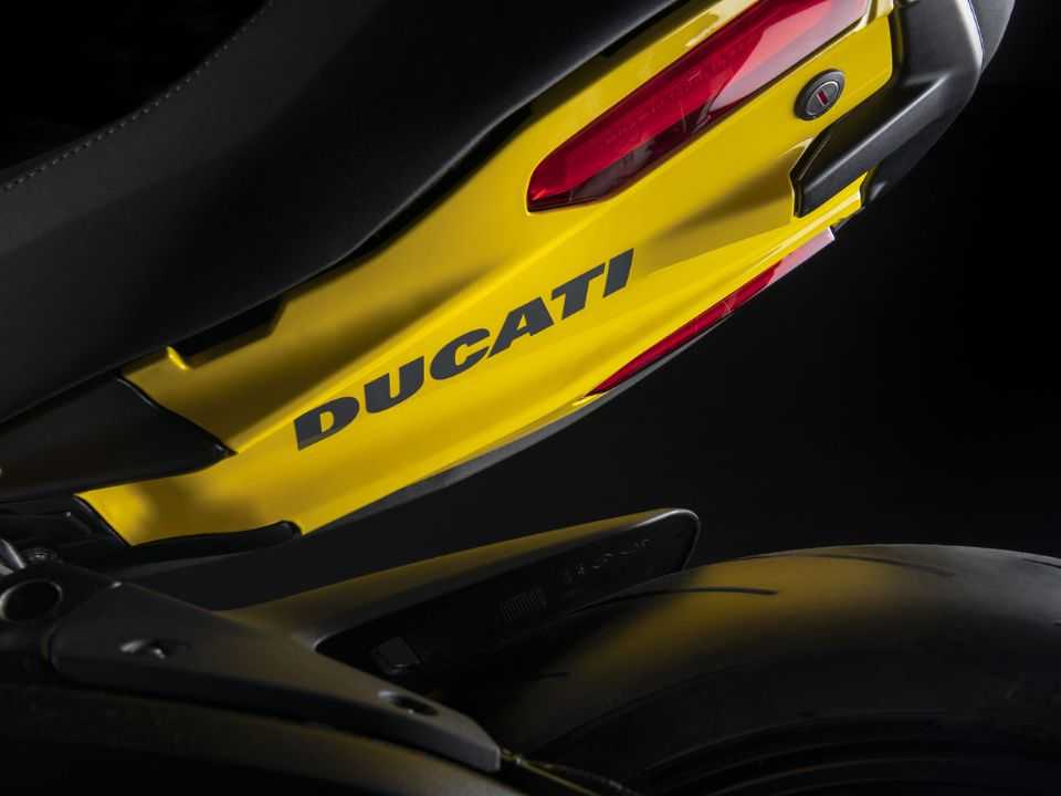 DucatiDiavel 1260 S 2022 - escapamentos