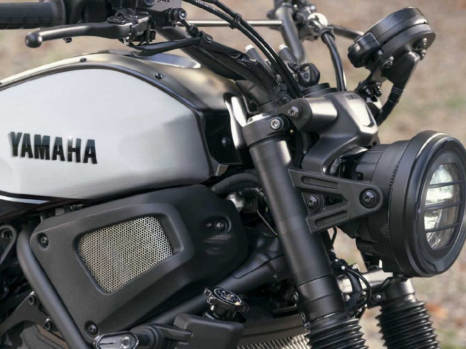 YamahaXSR700 Legacy 2023 - 3/4 frente