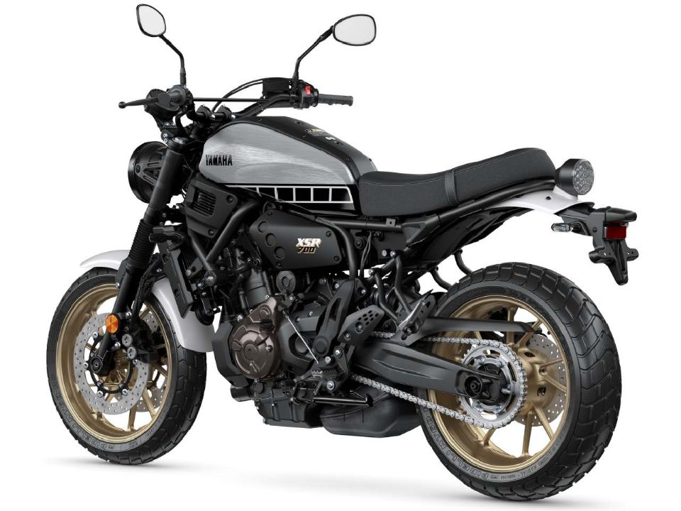 YamahaXSR700 Legacy 2023 - 3/4 traseira