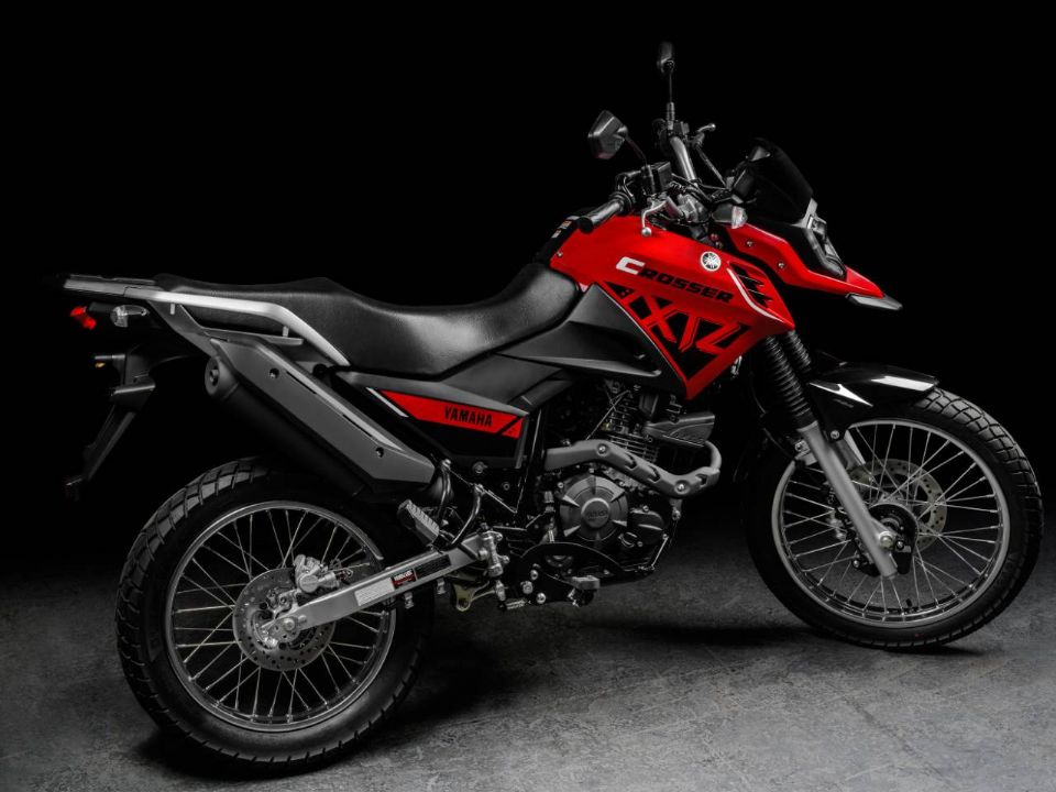 Yamaha Crosser 150 chega na versão 2024 sem grandes mudanças