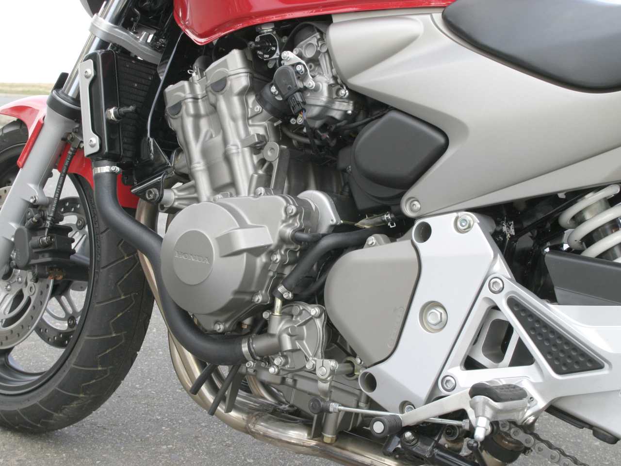 HondaCB 600F Hornet 2005 - lateral