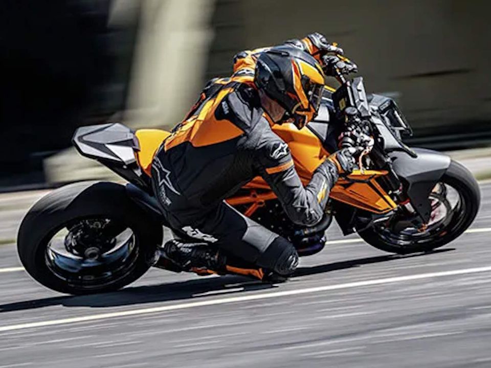 KTM1390 Super Duke R 2024 - 3/4 traseira