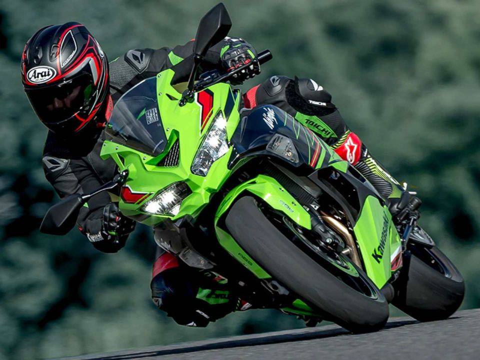 KawasakiNinja ZX-4R 2024 - frente