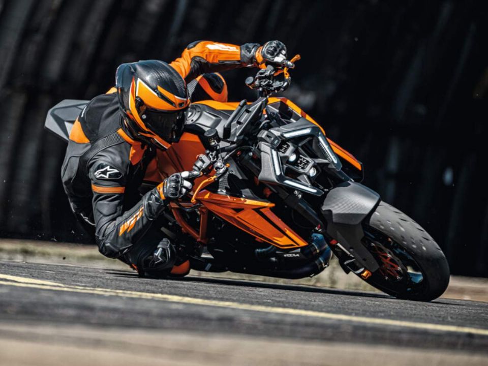 KTM1390 Super Duke R 2024 - 3/4 frente