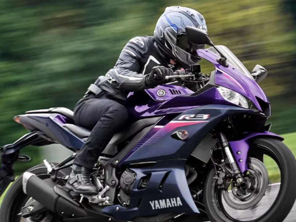 Yamaha R3 2024 surge nova cor roxa no Brasil MOTOO