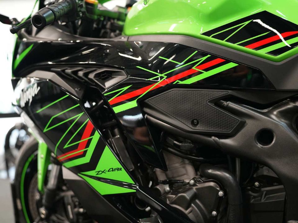 KawasakiNinja ZX-4R 2024 - escapamentos