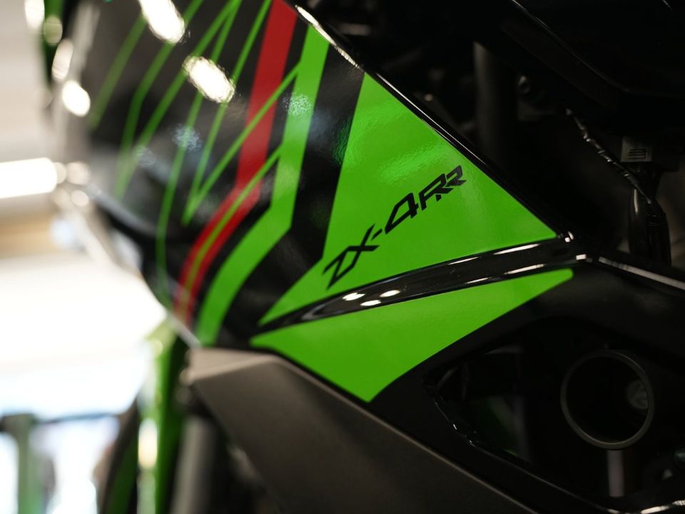 KawasakiNinja ZX-4R 2024 - escapamentos