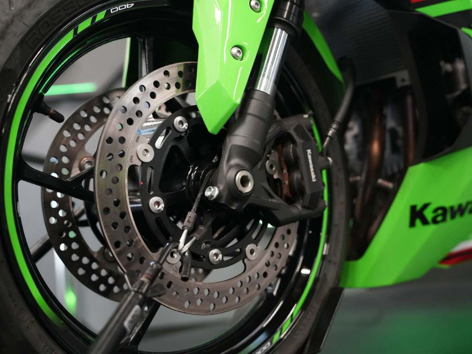 KawasakiNinja ZX-4R 2024 - escapamentos