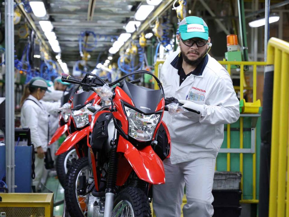 Com fábrica de motos elétricas em Manaus, empresa prevê