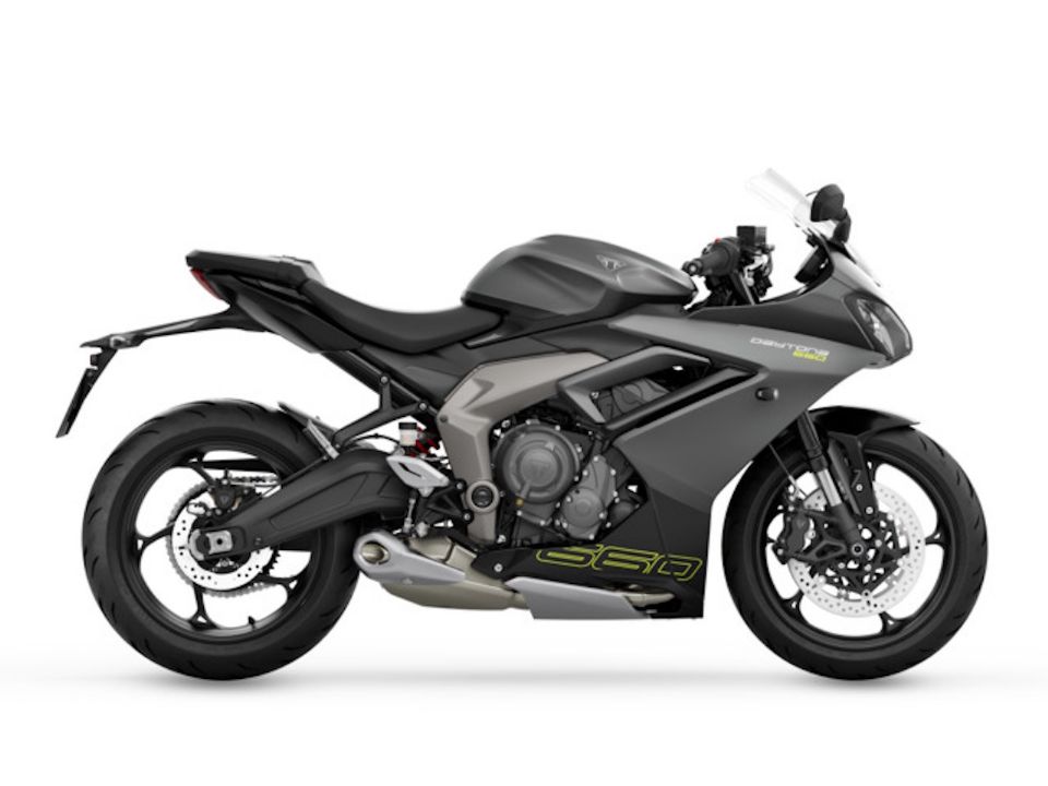 TriumphDaytona 660 2024 - 3/4 traseira