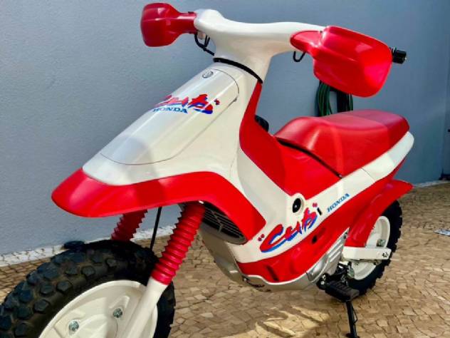 Uma rara minimoto Honda dos anos 90 (que andava at na neve)