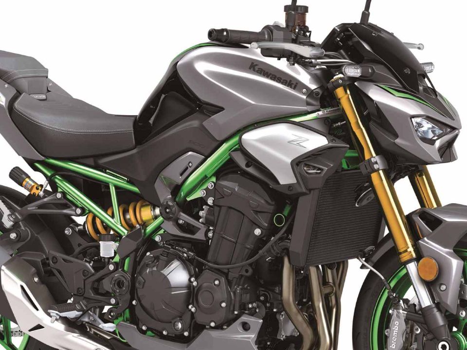 KawasakiZ900 2025 - 3/4 frente