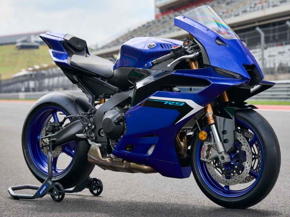 Yamaha R9 2025 é oficialmente apresentada com 'asas' - MOTOO