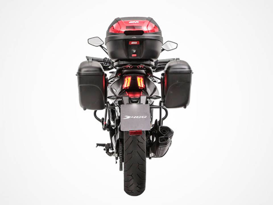 Bajaj Dominar com acessórios da GIVI