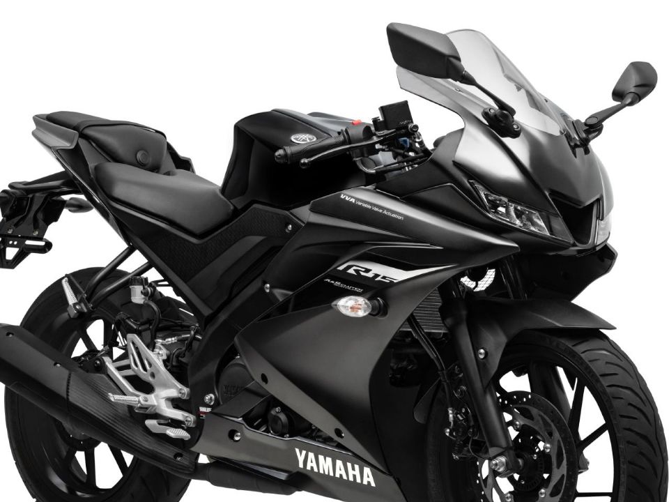 YamahaR15 2025 - 3/4 frente