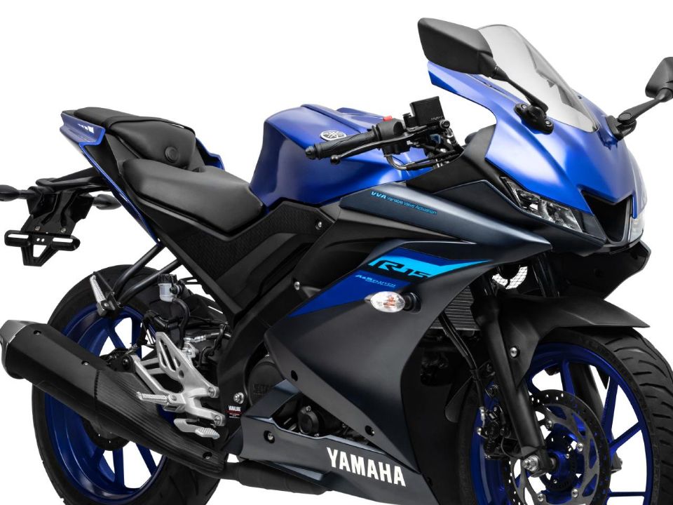 YamahaR15 2025 - 3/4 frente