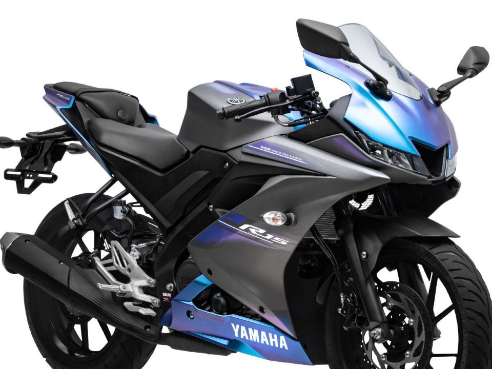 YamahaR15 2025 - 3/4 frente