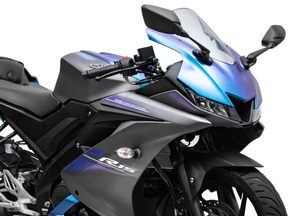 YamahaR15 2025 - 3/4 frente