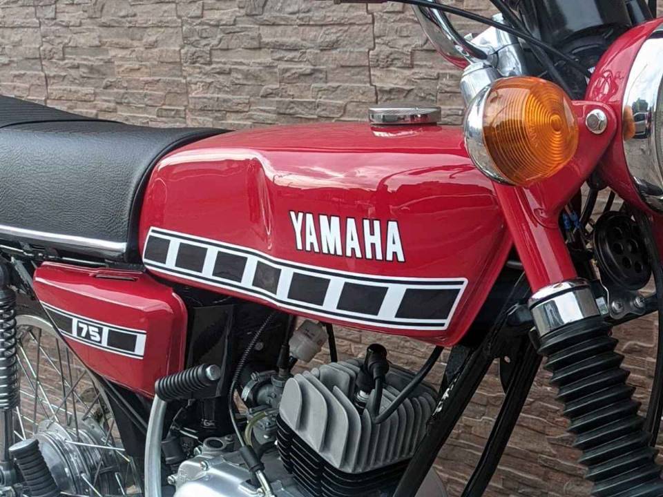 Yamaha RD 75