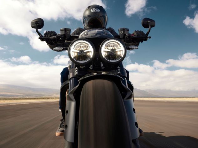 Triumph Rocket 3 Storm 2025: o monstro j est nas lojas do Brasil