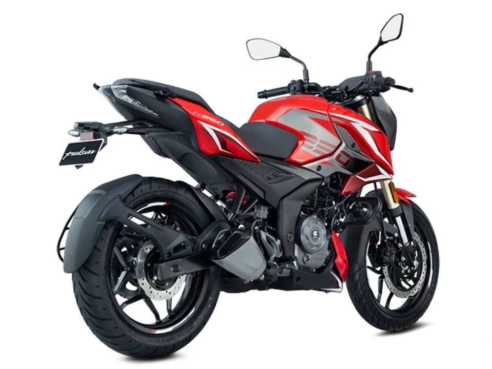 BajajPulsar N250 2024 - 3/4 traseira