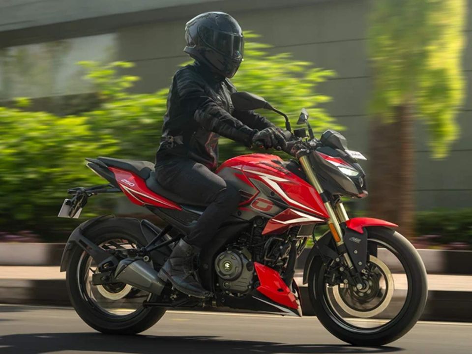 BajajPulsar N250 2024 - lateral