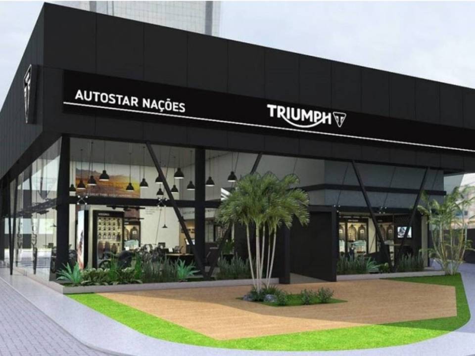 Triumph Autostar Naes Unidas
