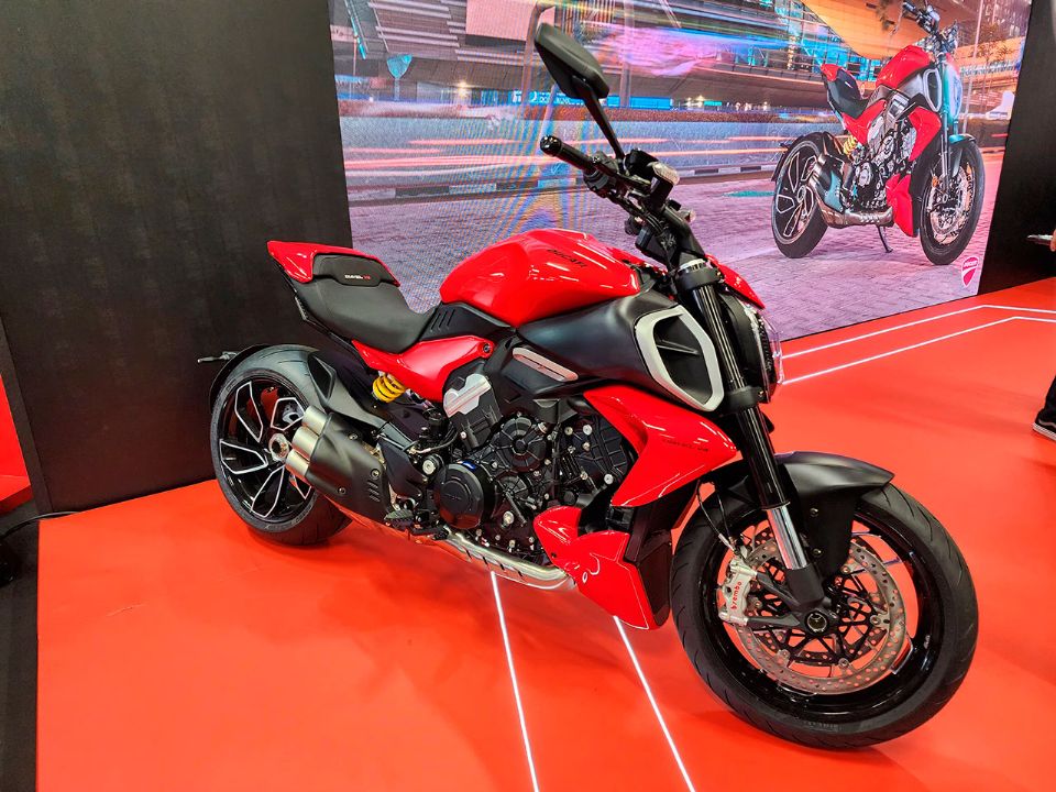 Ducati Diavel V4 2025