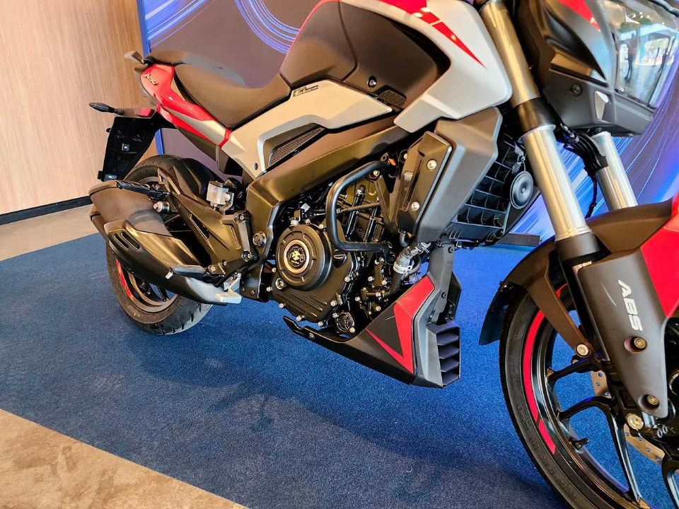 BajajDominar 250 2025 - lateral