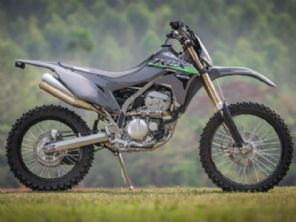 KLX 300R 2025: preo, fotos e ficha tcnica