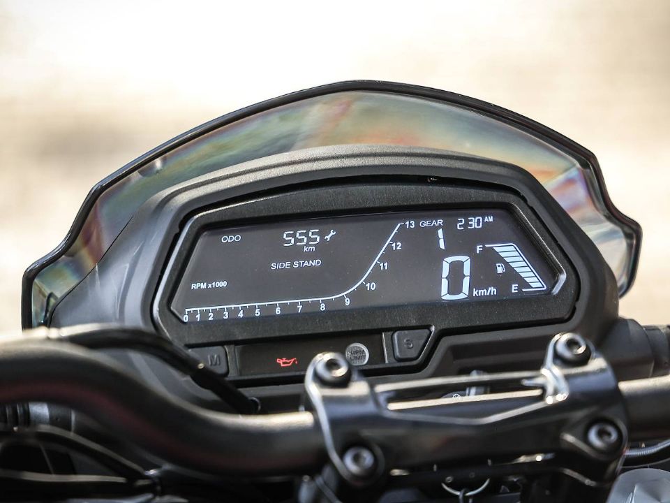 BajajDominar 250 2025 - painel