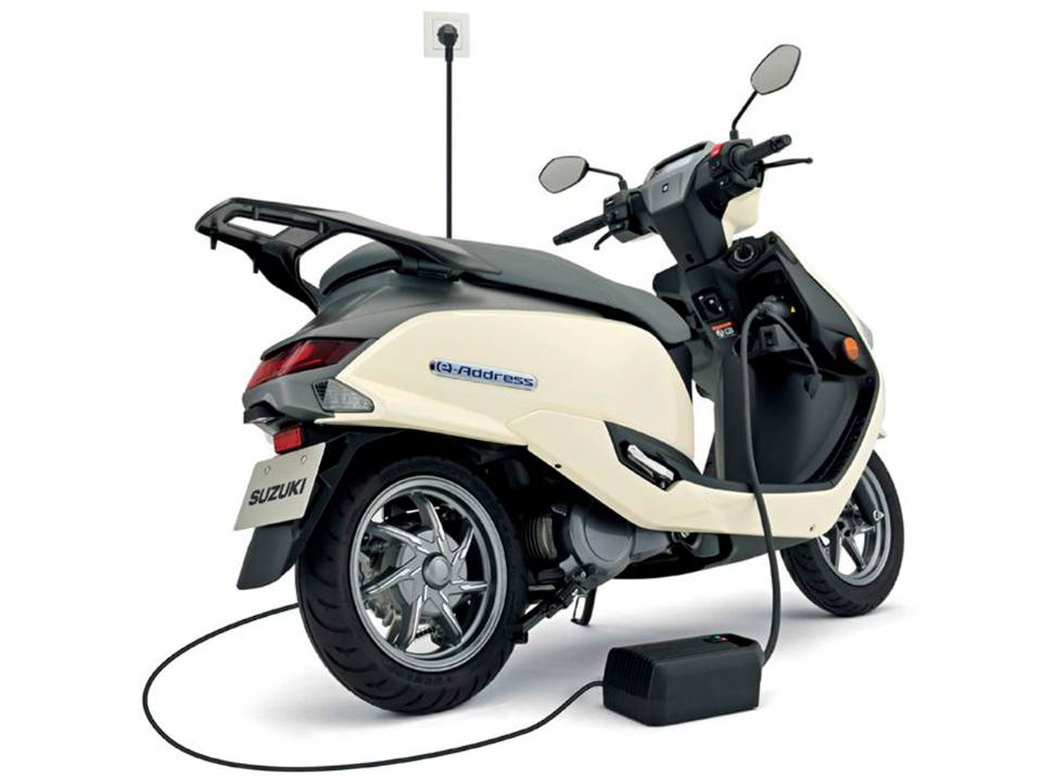 Suzuki e-Address, scooter eltrica para brigar contra Honda e Yamaha