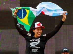 Brasileira vence lendria prova de motos na Argentina